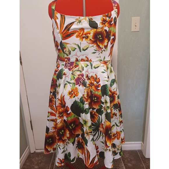 Retro Hearts & Roses Dress - Picture 2 of 3